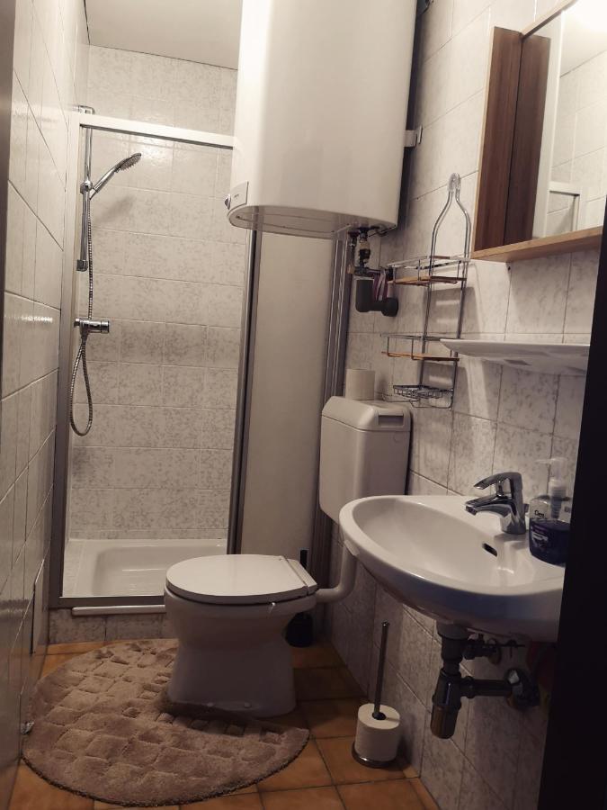 Appartamento Haus Im Gruenen Villach Esterno foto