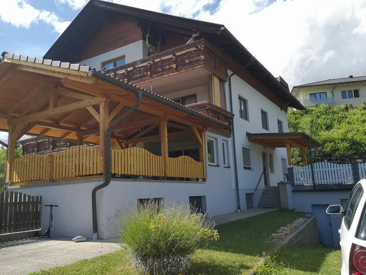 Appartamento Haus Im Gruenen Villach Esterno foto